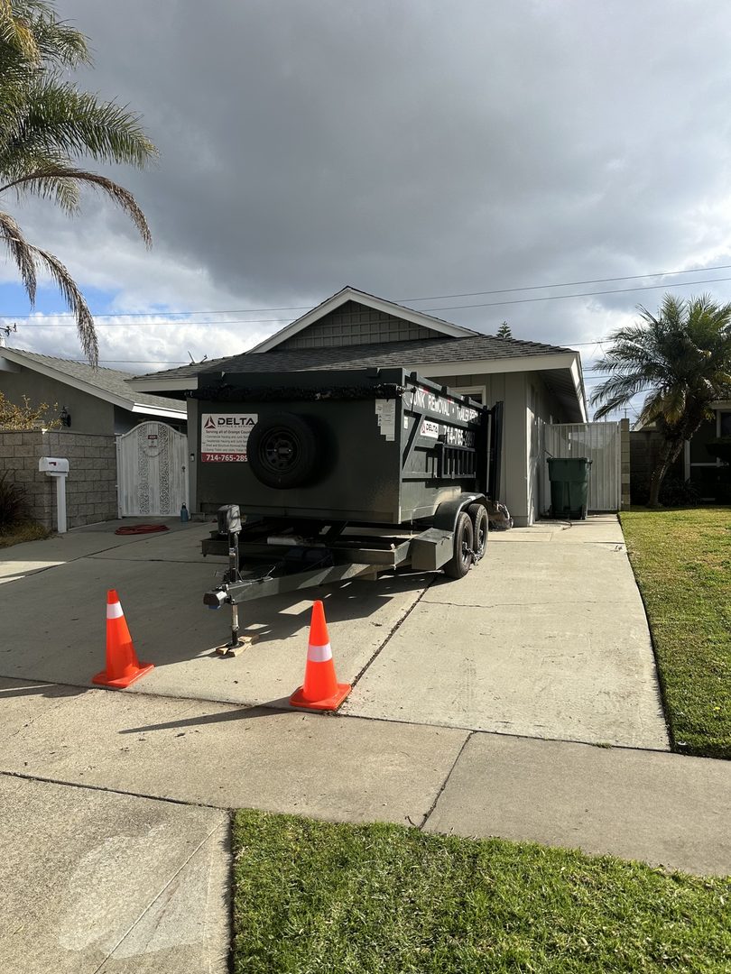 Delta trailer dropped off in a La Palma driveway, ready to load
