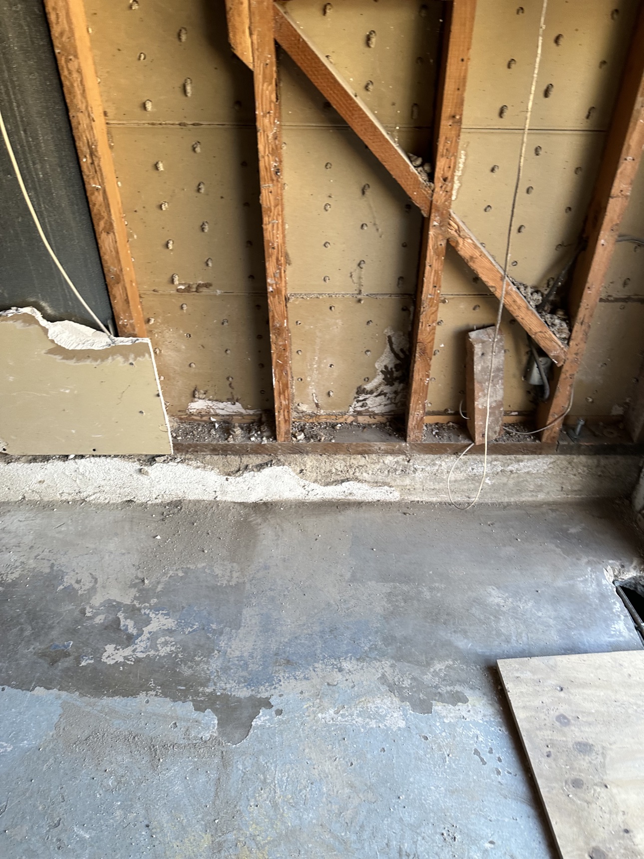 Garage floor cleared after Delta removed demolition debris in Riverside